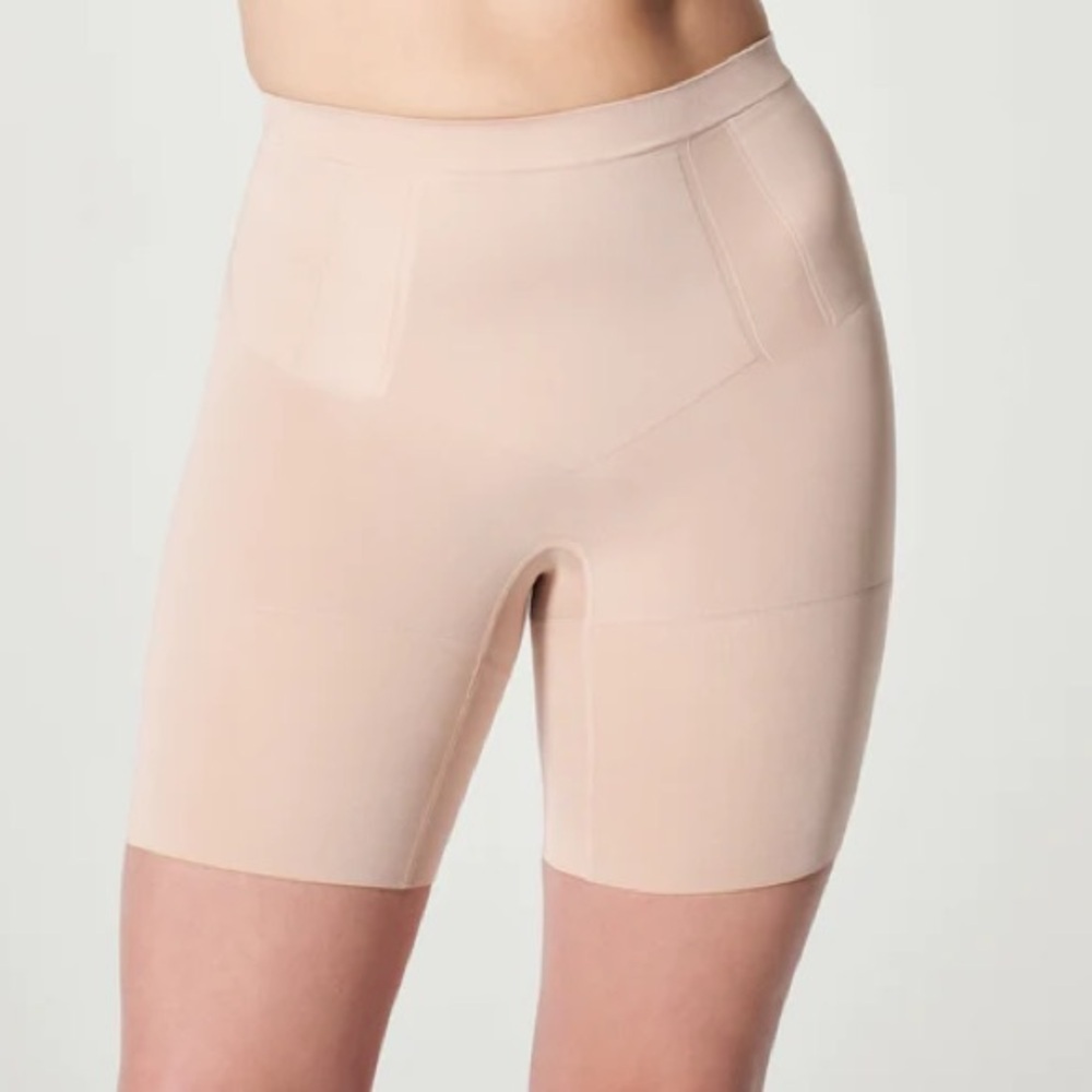 Spanx OnCore Sculpting Mid-Thigh nude tan shaper Short SS6615